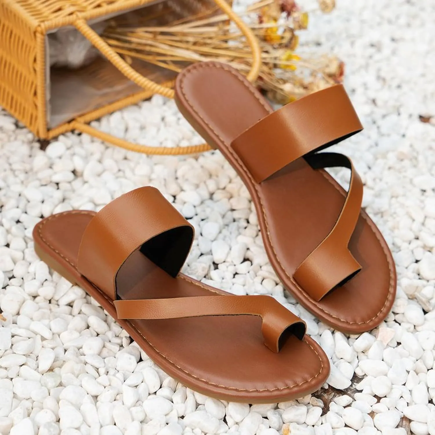 2025 Flat Sandals for Women Summer Clip Toe Slip-On Dressy Casual Shoe Comfortable Non-Slip Open Toe Leather Walking Footwear Outdoor Beach Vacation Slippers Breathable Soft Sole Loafer Shoes