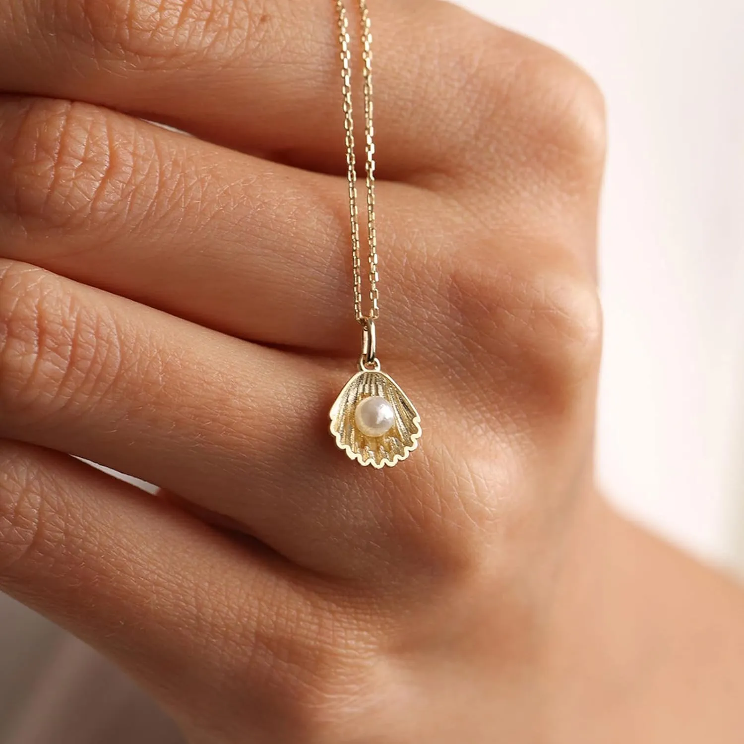 Charm Necklace-14K Gold/Silver Plated Charm Necklace Shell Conch Shell Turtle Starfish Coconut Tree Pearl Necklace Summe Beach Necklaces for Women Dainty Simple Jewelry for Women
