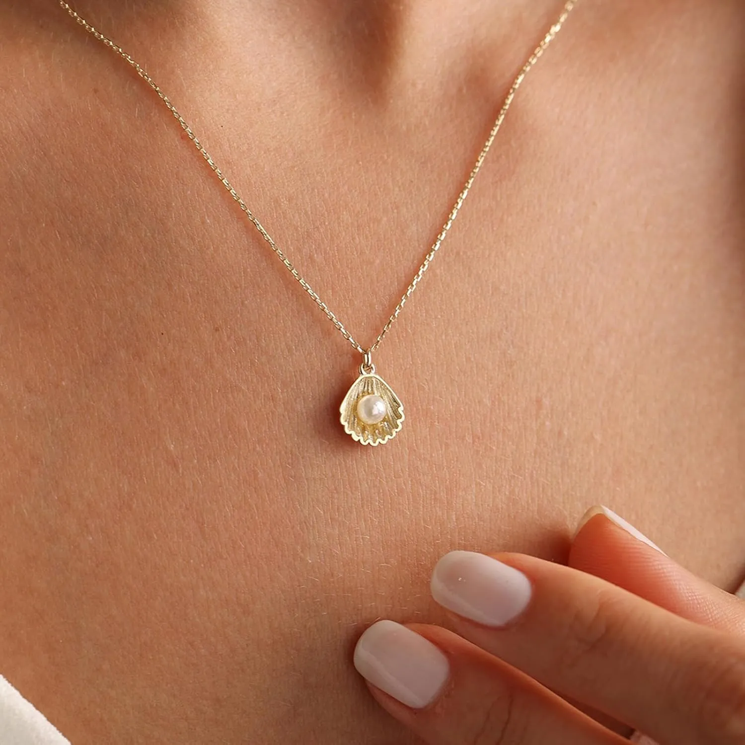 Charm Necklace-14K Gold/Silver Plated Charm Necklace Shell Conch Shell Turtle Starfish Coconut Tree Pearl Necklace Summe Beach Necklaces for Women Dainty Simple Jewelry for Women