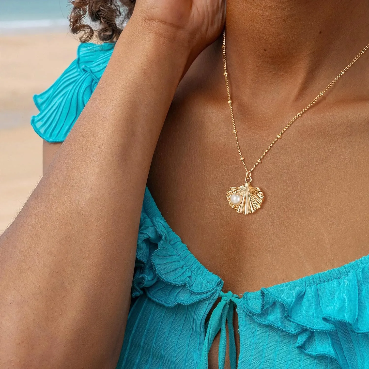 Gold Pendant Necklace for Women 14K Gold Plated Cubic Zirconia Simulated Pearl Ocean Starfish Seashell Charm Necklace Handmade Gold Jewelry Gifts