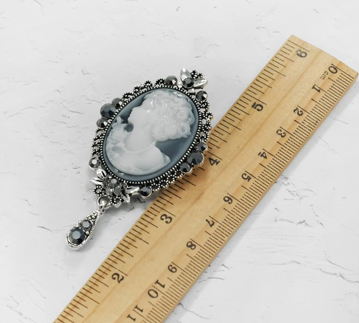 Gyn&Joy Womens Rhinestones Grey Purple Vintage Antique Tear Drop Cameo Lady Brooch Pin