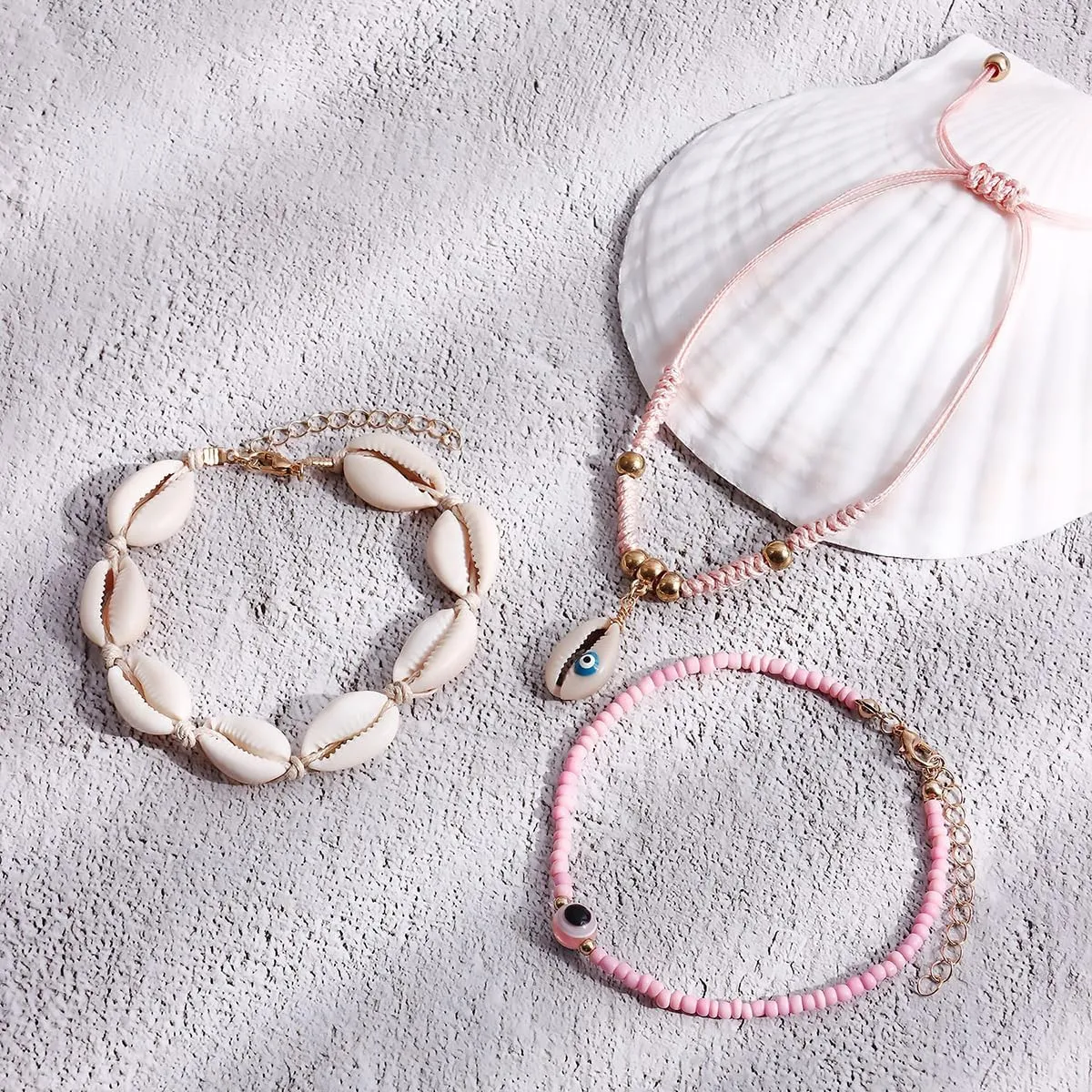 MIFYNN 3 Pcs Natural Shell Anklet Boho Beaded Shell Anklet Set Adjustable Handmade Seashell Foot Chains Beach Shell Anklet Bracelet Summer Foot Jewelry for Women