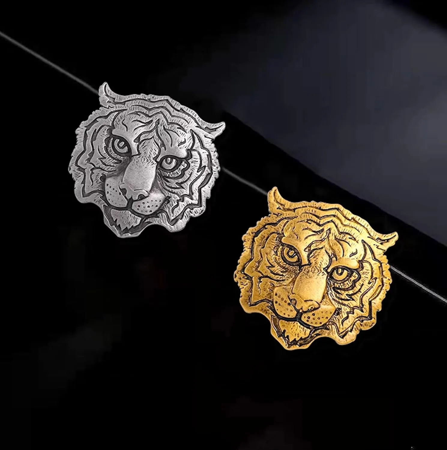Rhinestone Tiger Head Brooch Pins for Men,Silver Animal Lapel Pins, Charm Lion Wolf Coat Collar Vintage Lapel Safety Pin Safety Pin Suit Accessory