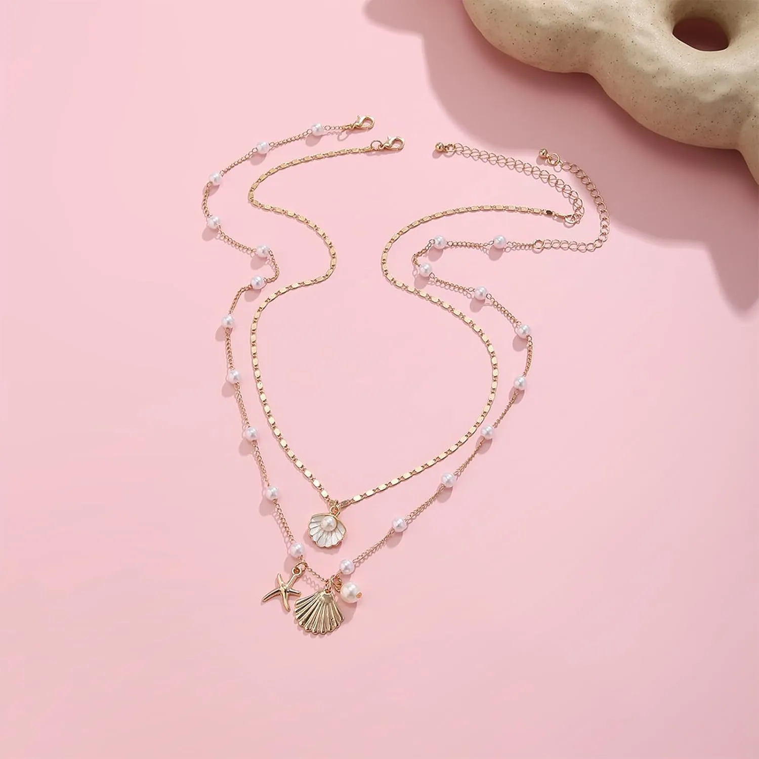 Seashell Necklace for Women Handmade Gold Shell Charm Necklace Big Starfish Necklace Beach Essentials Summer Stuff Holiday Beachy Jewelry for Women