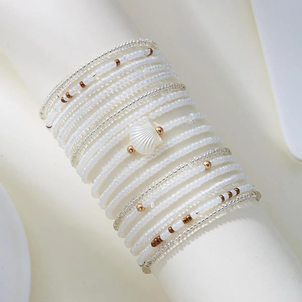 Shell Beaded Bracelet for Women Boho Colorful Beads Bracelets Adjustable Elastic Beach Jewelry Bohemian Stackable Summer Bracelets Tropical Charm Bracelet Beach Vacation Accessories for Women