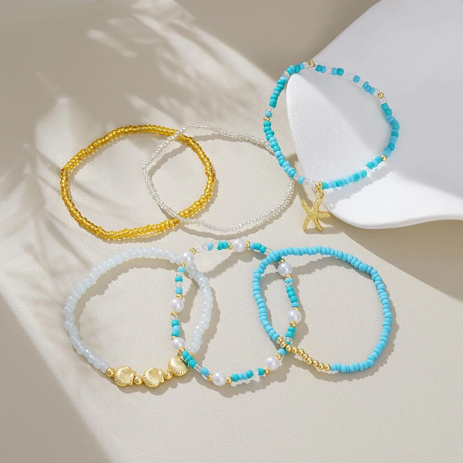 Shell Bracelet Boho Beaded Stretch Bracelets for Women Seashell Summer Beach Bracelets Starfish Charm Bracelet Stackable Gold Pearl Beads Bracelets for Women Jewelry Accessories Gifts