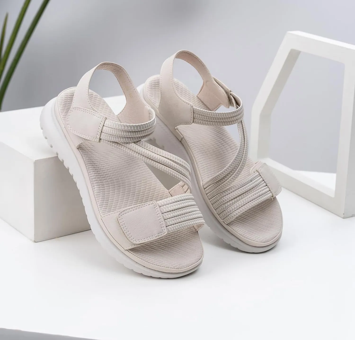 Womens Comfortable Lightweight Outdoor Sport Walking Sandals 2024 Casual Arch Support Sandals Summer Athletic Hiking Sandals Beach Shoes Fashion Non-slip Sandals Water Shoes
