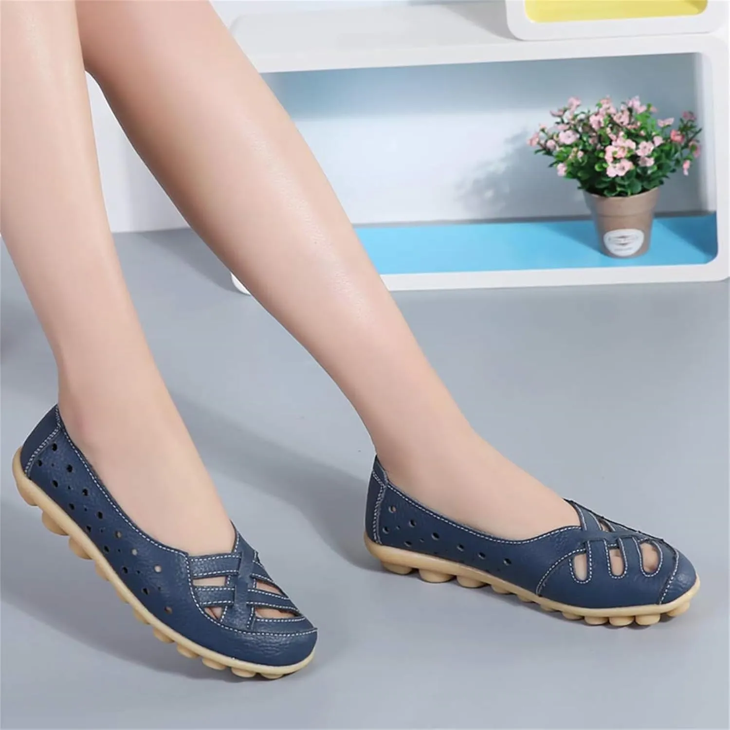 Womens Flat Sandals 2025 Summer Orthopedic Sandals Comfort Walking Office Flat Loafer Hollow Out Slip On Breathable Shoes Casual Leather Fashion Flats for Women