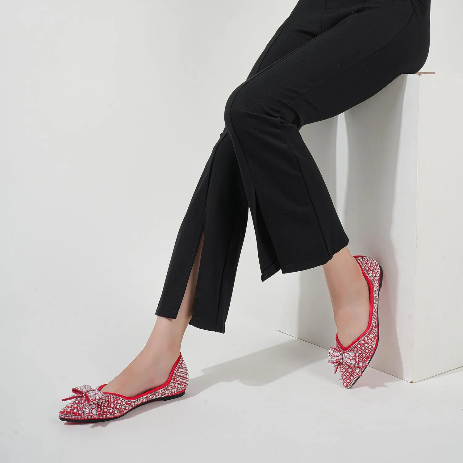 Women's Rhinestone Flats Pointed Toe Low Heel Wedding Shoes Comfortable Women Dress Shoes ?