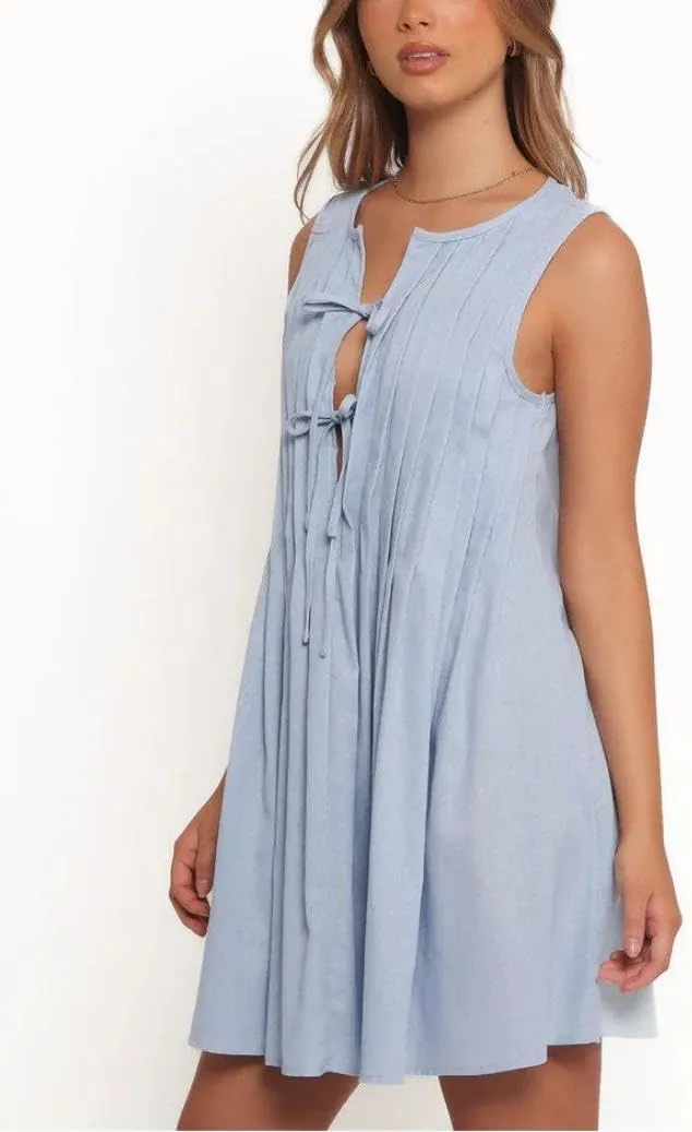 yoeasy Women's V Neck Sleeveless Mini Dress Tie Front Casual Loose Summer Pleated Swing Flowy Sundress